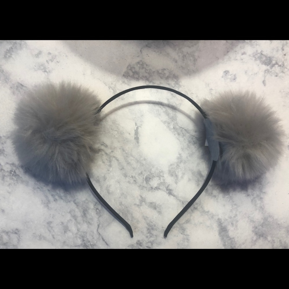 Grey head band~lightly worn~Claire’s